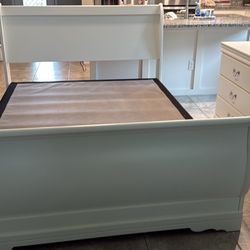 Beautiful Bed In Good Condition 