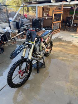 2004 HONDA  CR 250
