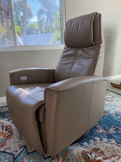 Fjords Urban Leather Swing Recliner – Norwegian Ergonomic Chair (electric)