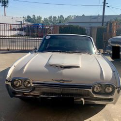 1961 Ford Thunderbird