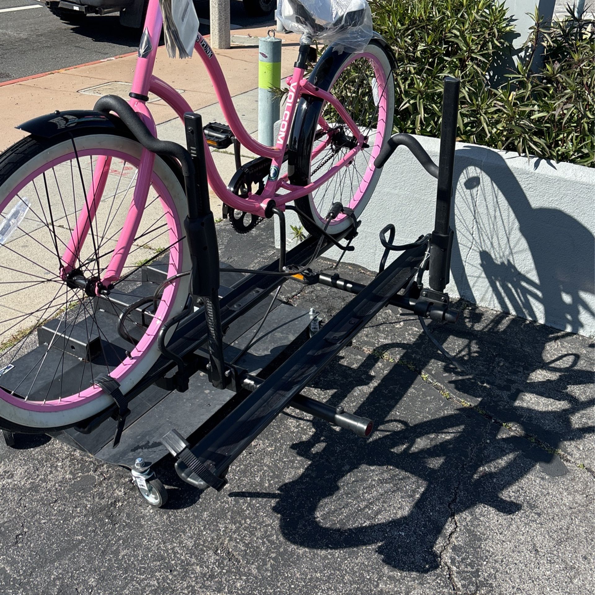 New: Hollywood TRS Hitch Bicycle Rack