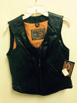 Men's Harley-Davidson Medium NWT leather vest