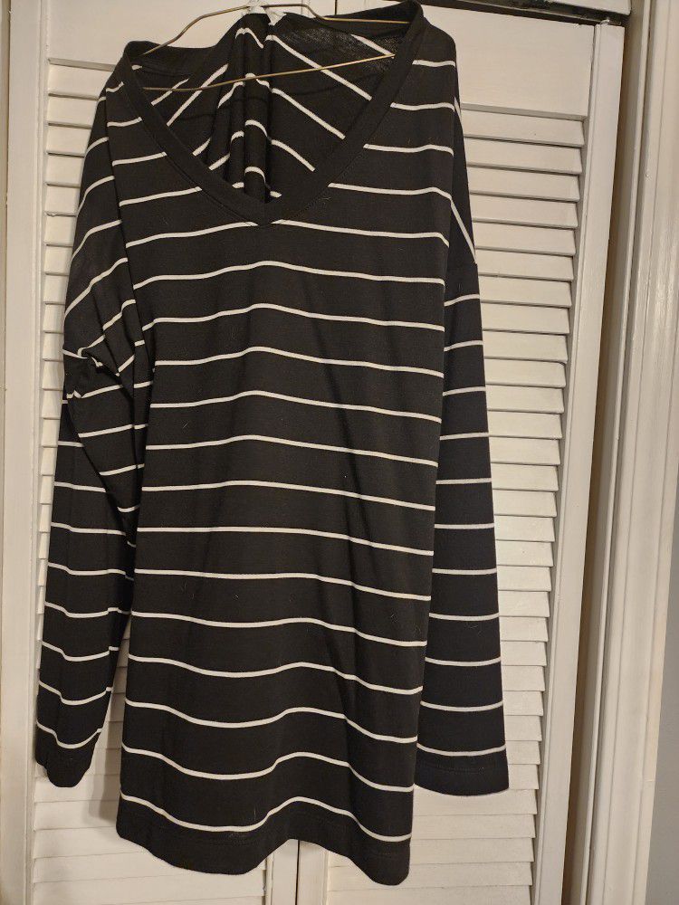 Maurices Tops Size L