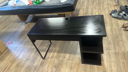 Computer table