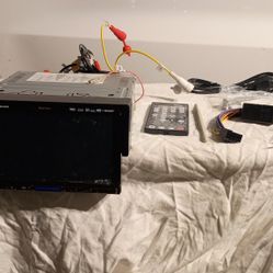 1Ouku Car Stereo / DVD System with accessories and connection kit