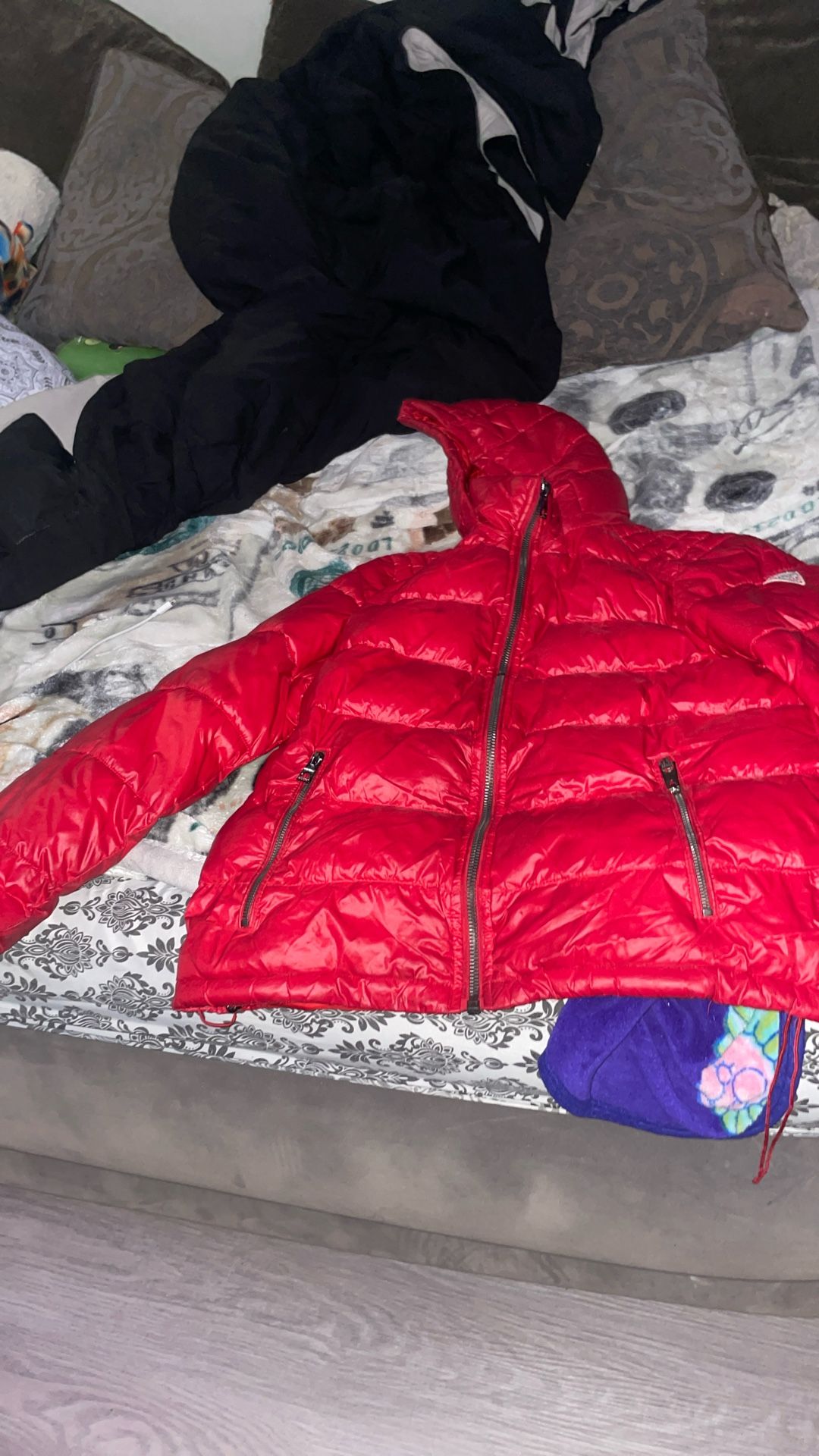 Guest Red Jacket size, small men