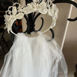 Bridal Crown With Veil