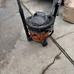 Rigid 6 Gallon Wet/dry Vacuum 