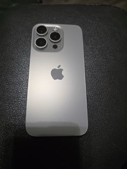 iPhone 15 pro 128 gb