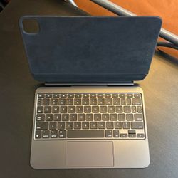 Apple iPad Pro 11 inch M4 M5 Magic Keyboard only. Perfect condition.