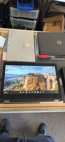 Lenovo Thinkpad P40 yoga touch screen 8GB RAM 256GB SSD Core i7 Windows 11 Pro
