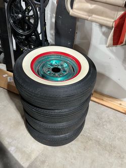 1951 Oldsmobile wheels/hub caps