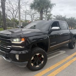 2017 CHEVROLET SILVERADO LTZ