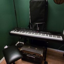 Yamaha CP33 Weighted Keyboard + lots accessories 