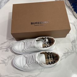 Burberry Women