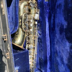 Saxophone FE Olds And Sons The Parisian Ambassador 