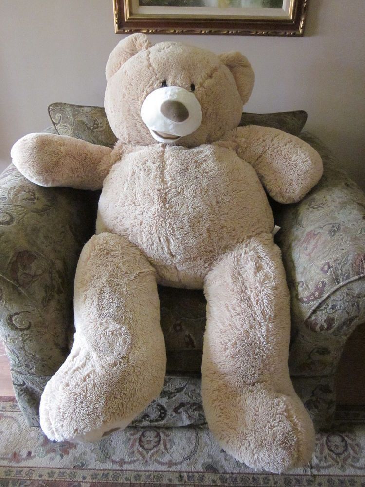 huge teddy bear