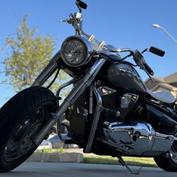 2005 Suzuki Boulevard