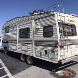 Komfort trailer w slideout tags 2021 and title