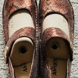 New Unworn Alegria Comfort Size 10/11 (Ideal For Teaching/Nursing/Healthcare)