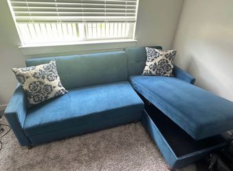 Sectional couch with storage