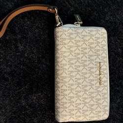 Brand New Michael Kors Wallet