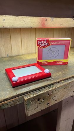 ETCH A SKETCH ** WITH BOX  ( 2 Available )