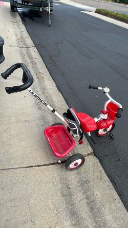Schwinn toddler tricycle with handle