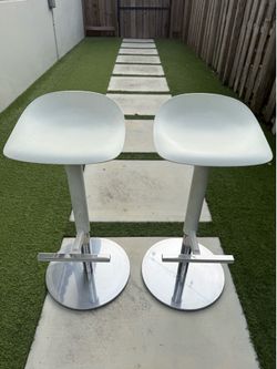 Set of 2 Modern Bar Stools (White)