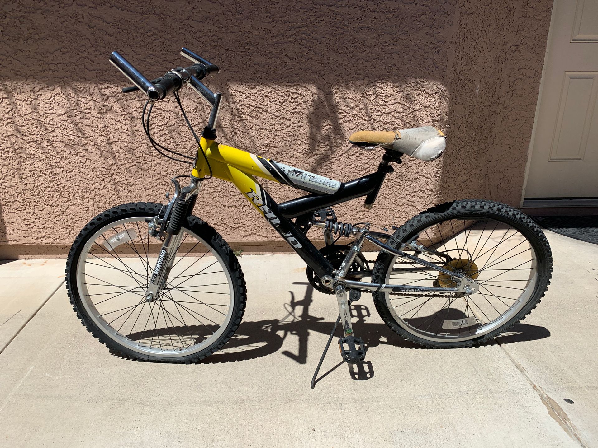 Rhino mtn edge mountain bike