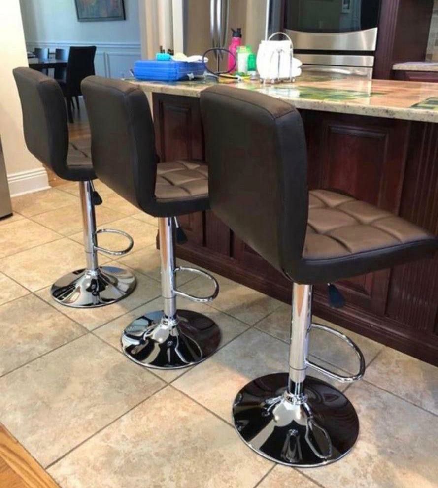 Set of 3 chair bar stools new in box