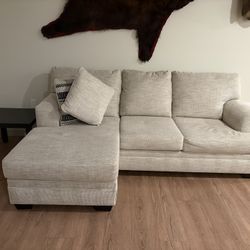 America Furniture Warehouse Cloth Comfortable Sofa Complete With Throw Pillows New 