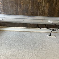 48-inch fluorescent light fixture with two bulb