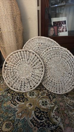 Lots scroll through Home Goods take a Peek