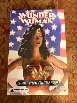 DC Direct Wonder Woman 1:6 Scale Deluxe Collector Figure