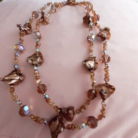 BEAUTIFUL VINTAGE AMBER CRYSTAL  NECKLACE 