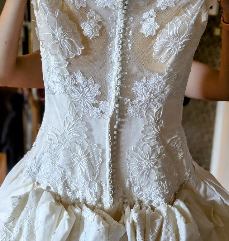 Stunning Wedding Gown 