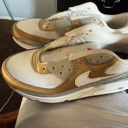 Wmns Air Max 90 SE 'Metallic'