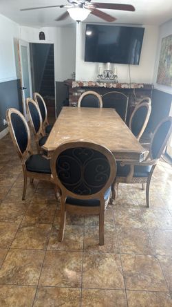 Table with 8 chairs
