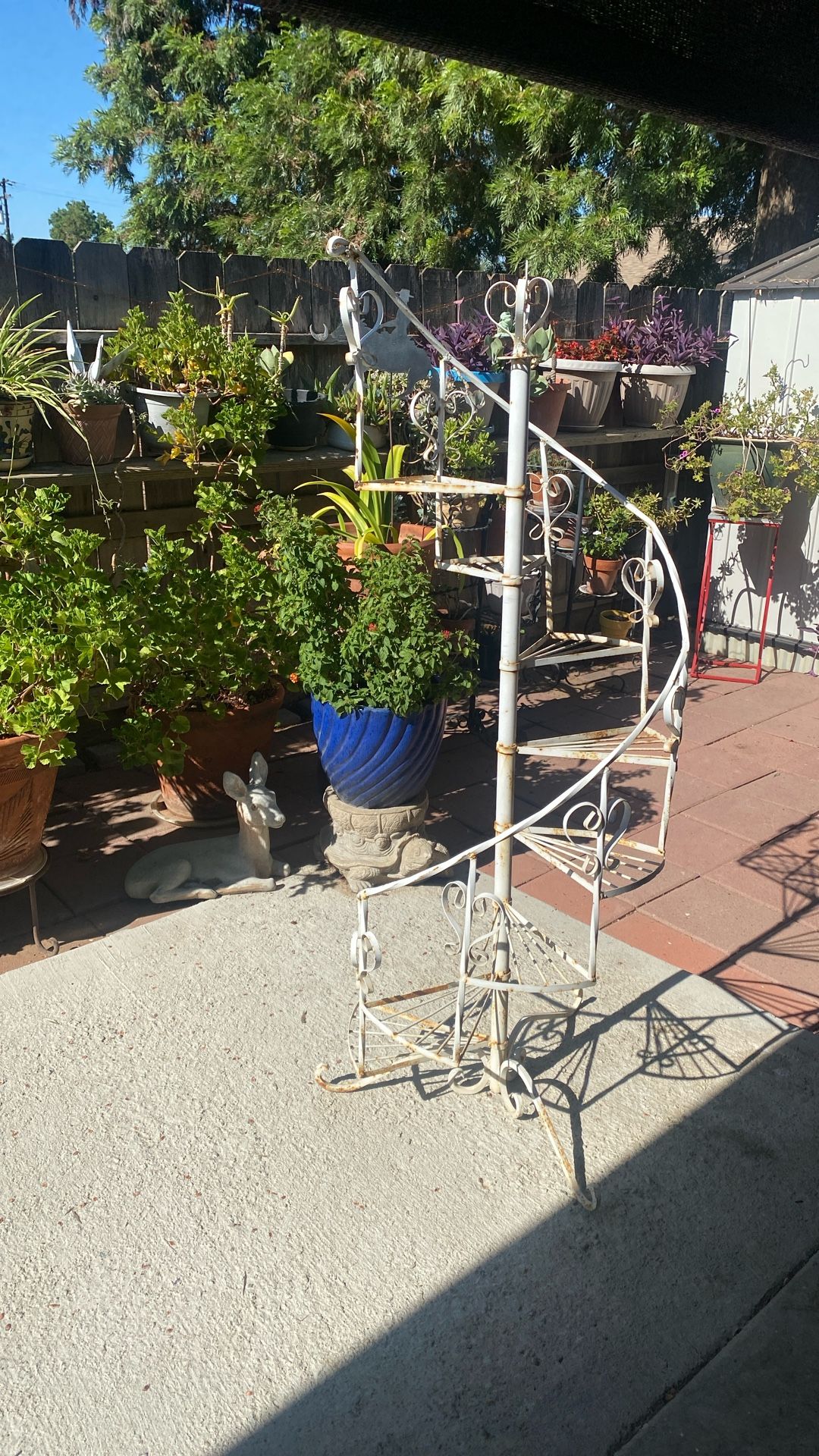 Metal Plant Holder Of Eight Stands