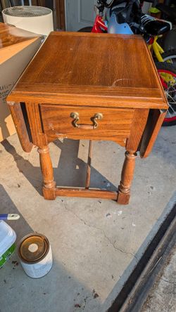 Free end table