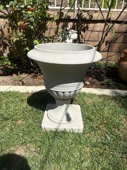 Classic Pedestal Garden Urn Planter