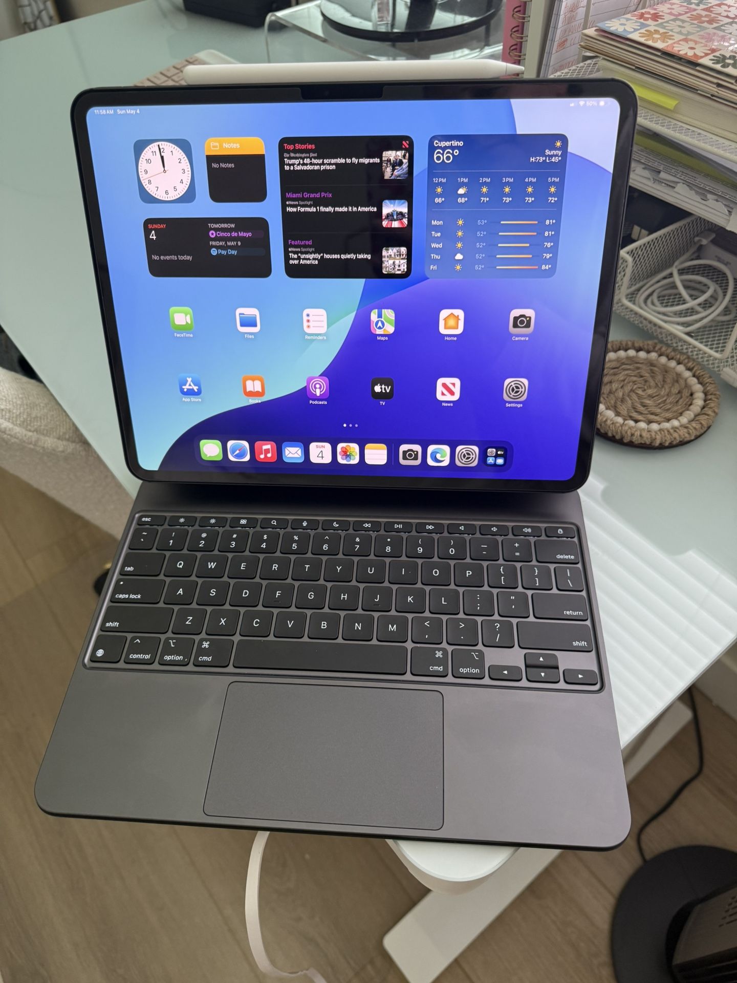 iPad Pro 13 Inch (M4), Apple Keyboard, Apple Pro Pencil