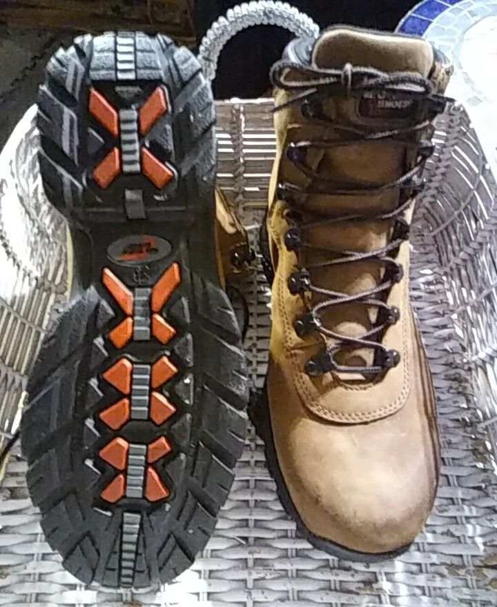 Red Wing Work Hiking Boot 8481 Womens Insulated Waterproof Muscle Shoe