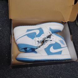 Jordans Size 11/ Blue And White