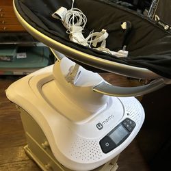 4moms MamaRoo Multi-Motion Baby Swing