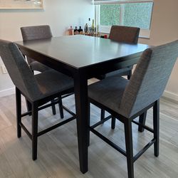 Dining room set / mesa de comedor