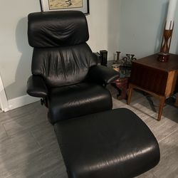Stressless MCM ‘Reno’ Chair/Ottoman With Teak Base in Black Paloma Leather