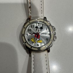 Vintage Disney Mickey Mouse Watch – A Timeless Classic!