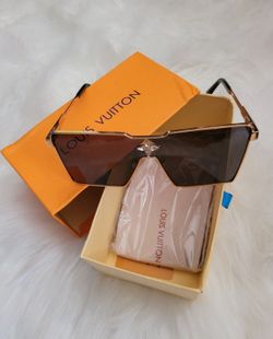 LOUIS VUITTON SQUARE METAL SUNGLASSES. BRAND NEW 